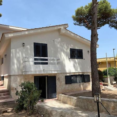 Casa Vacanze Amiche Del Mare Pulsano Exterior foto